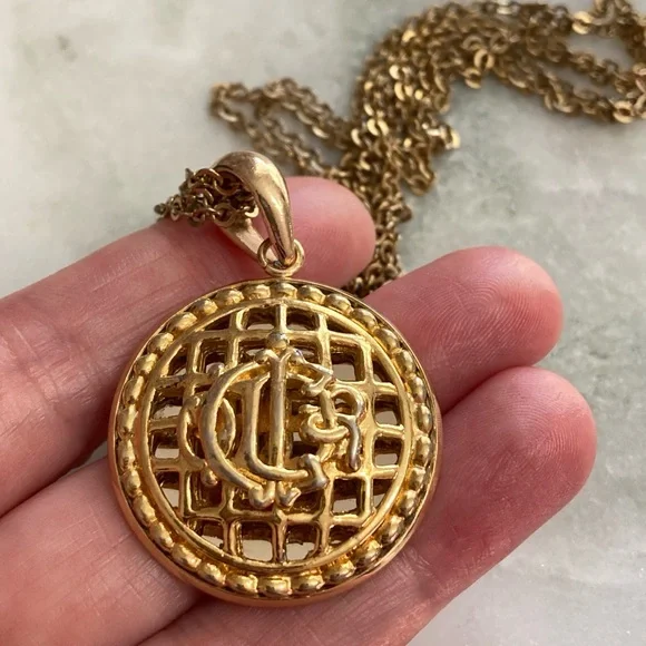 Vintage Dior Button Necklace Pendant Upcycled - Picture 6 of 7